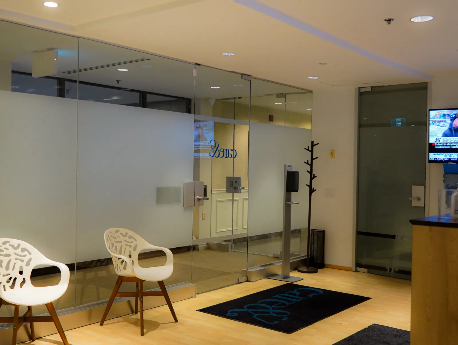 Care& Yorkville clinic entrance